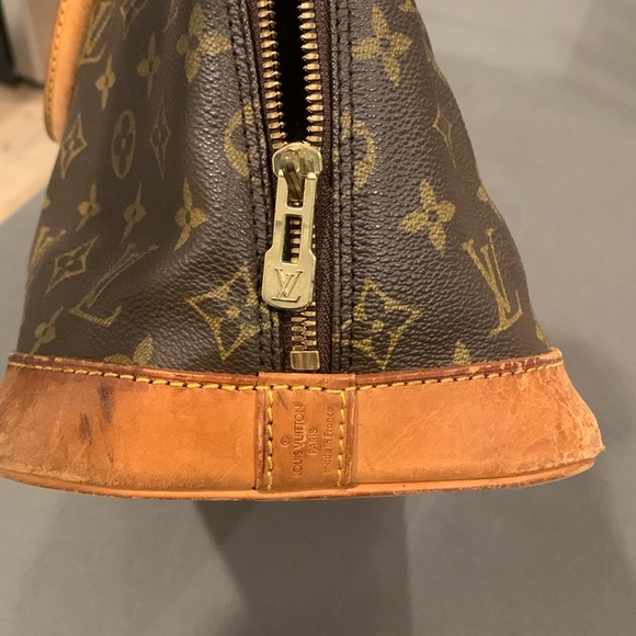 Authentic LV Louis Vuitton monogram Alma PM with date code VI 0993 - Picture 5 of 13